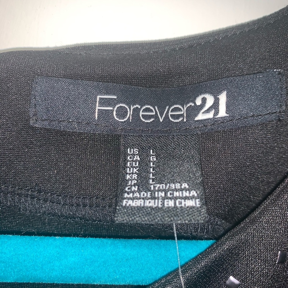 Must bundle all items under $10 - Picture 2 of 9